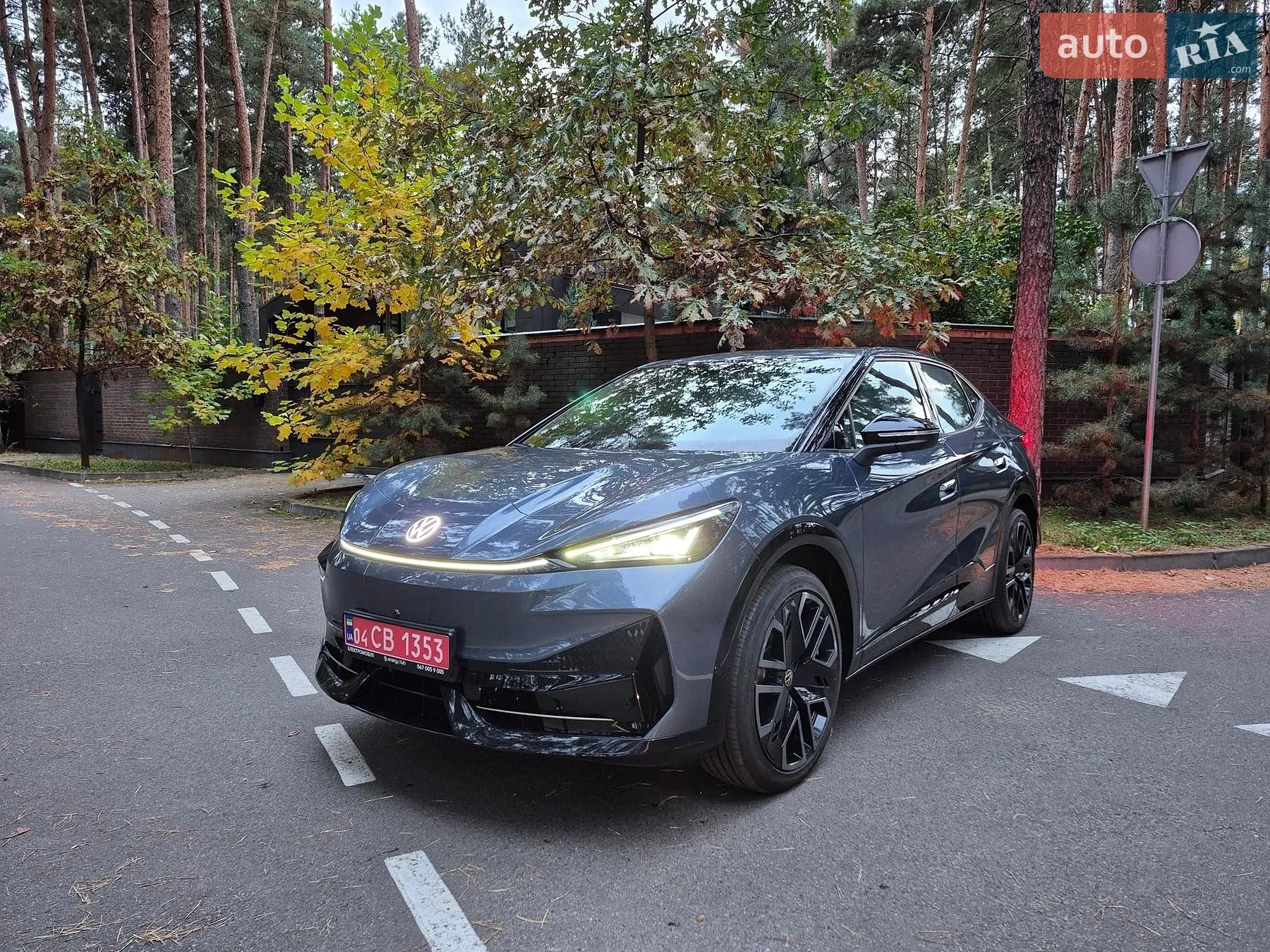 Volkswagen ID.UNYX 06, 2025