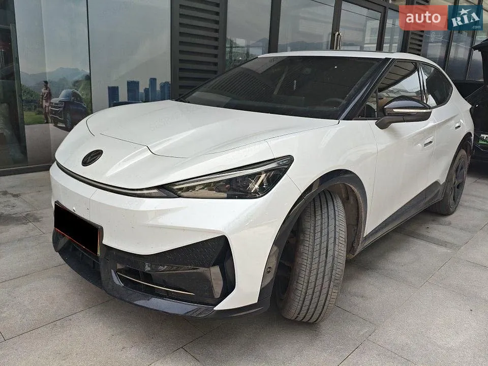 Volkswagen ID.UNYX 06, 2025