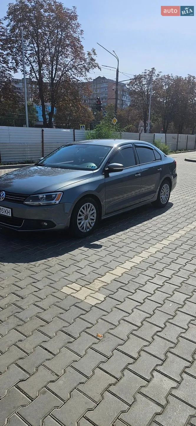 Volkswagen Jetta, 2011