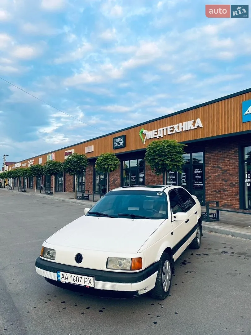 Volkswagen Passat, 1990