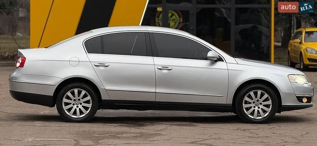 Volkswagen Passat, 2010