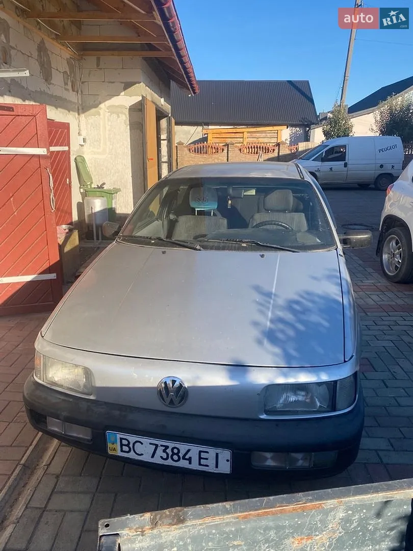 Volkswagen Passat, 1990