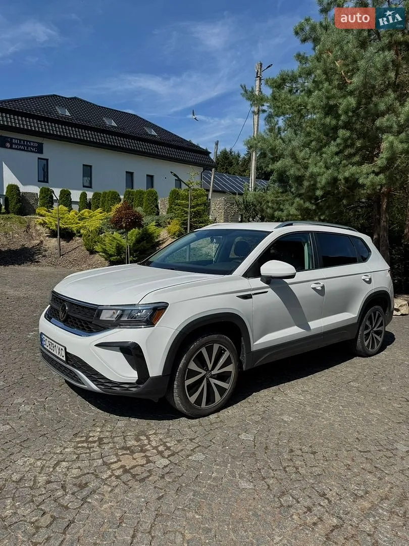Volkswagen Taos, 2022