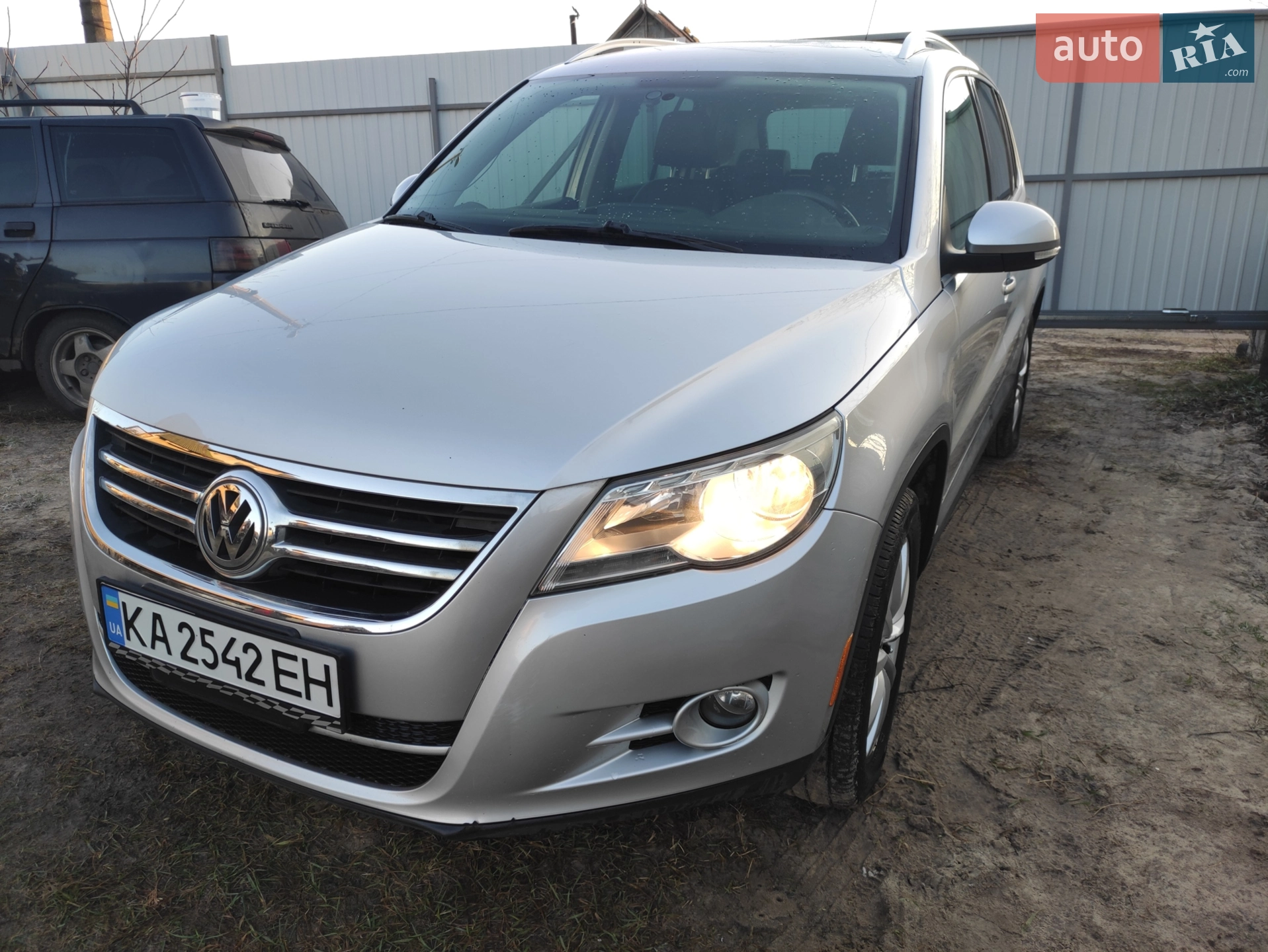 Volkswagen Tiguan, 2011