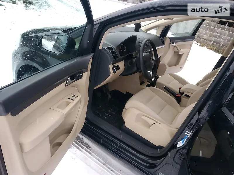 Volkswagen Touran, 2010