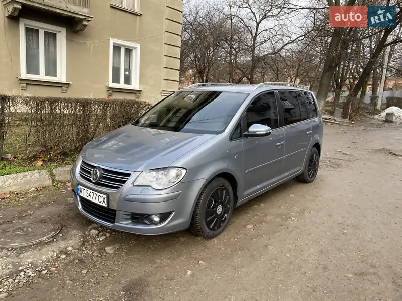 Volkswagen Touran 2010 — 1