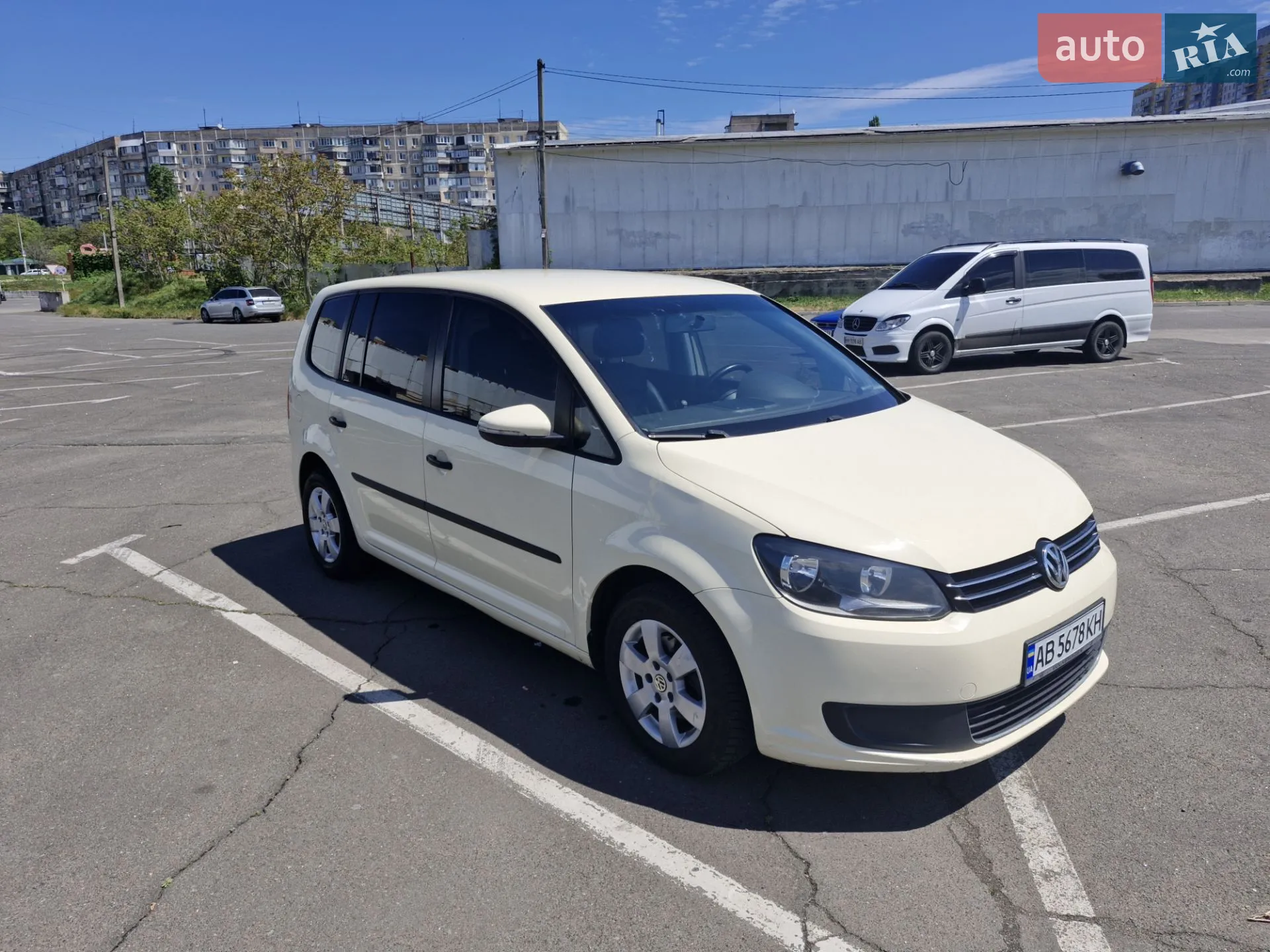 Volkswagen Touran, 2013