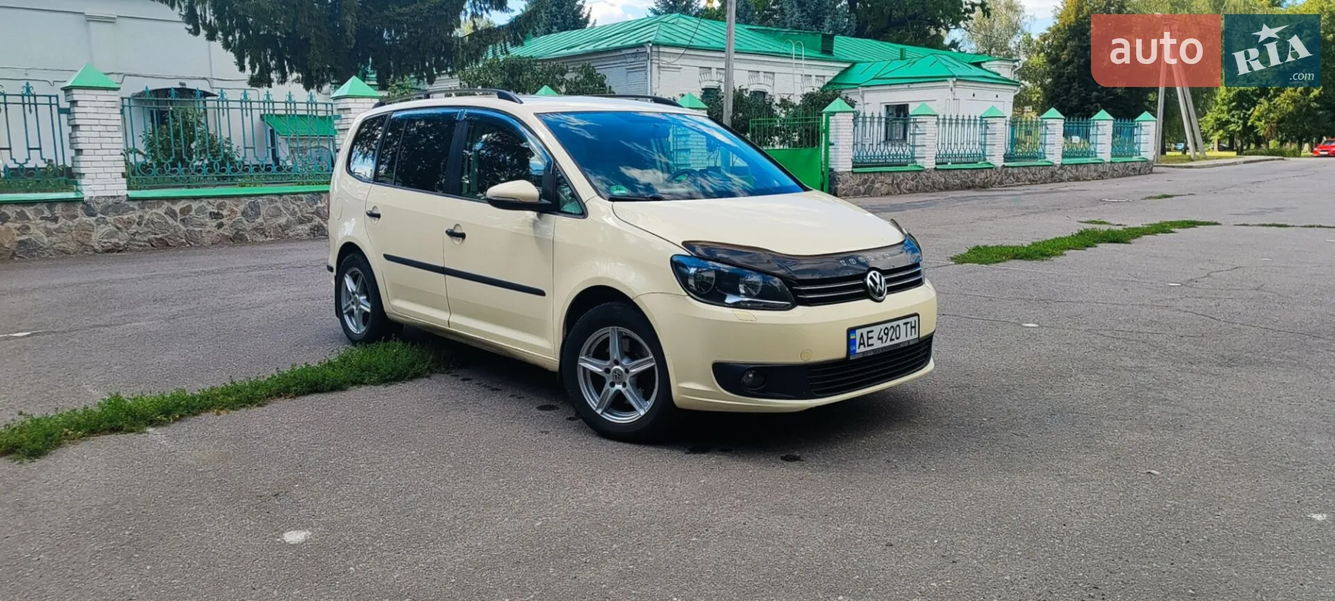 Volkswagen Touran, 2011