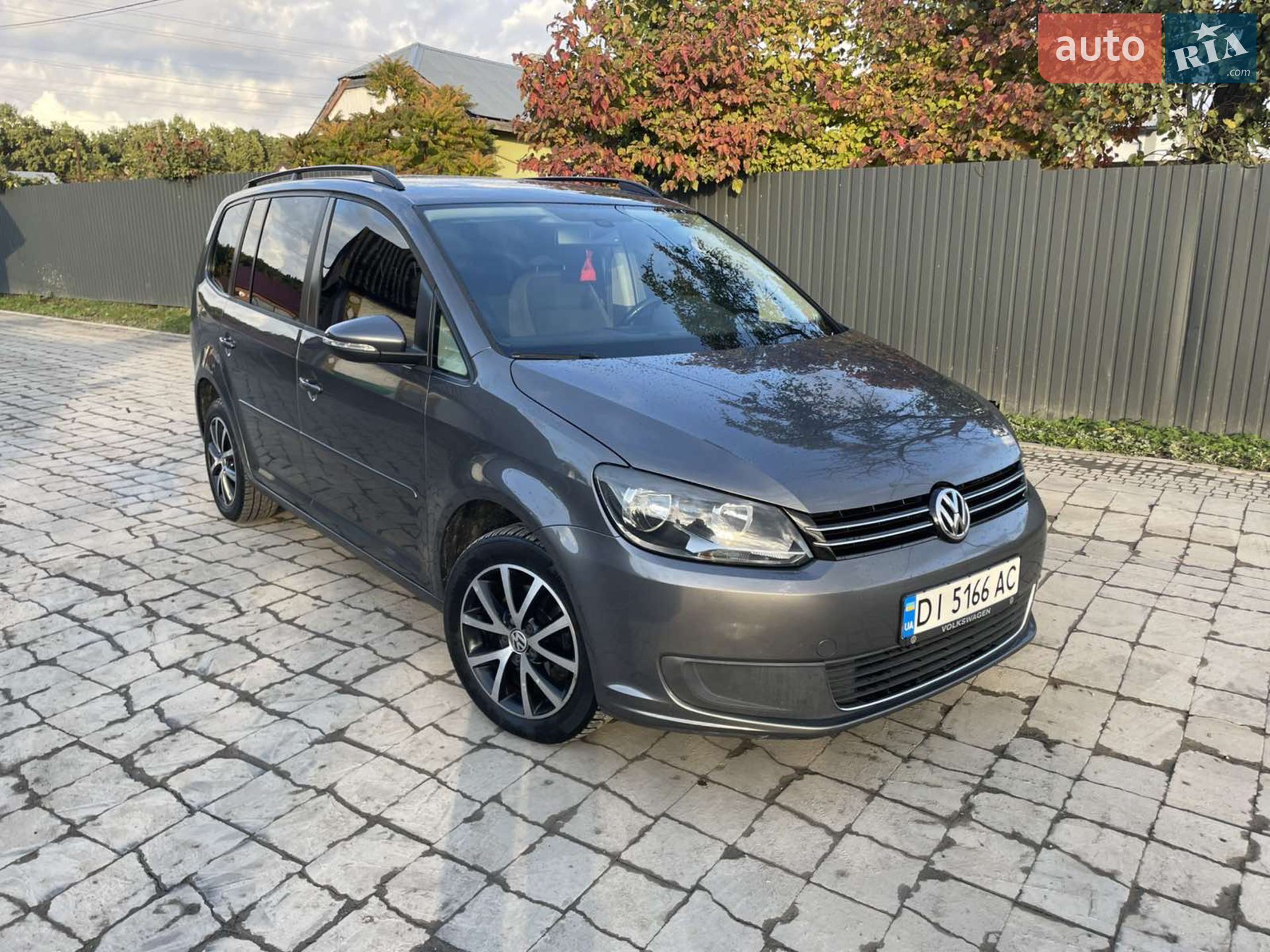 Volkswagen Touran, 2011