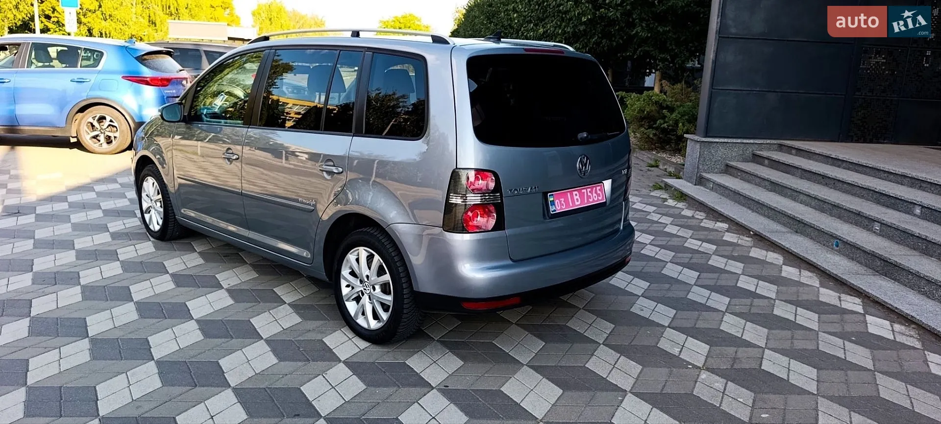 Volkswagen Touran, 2011