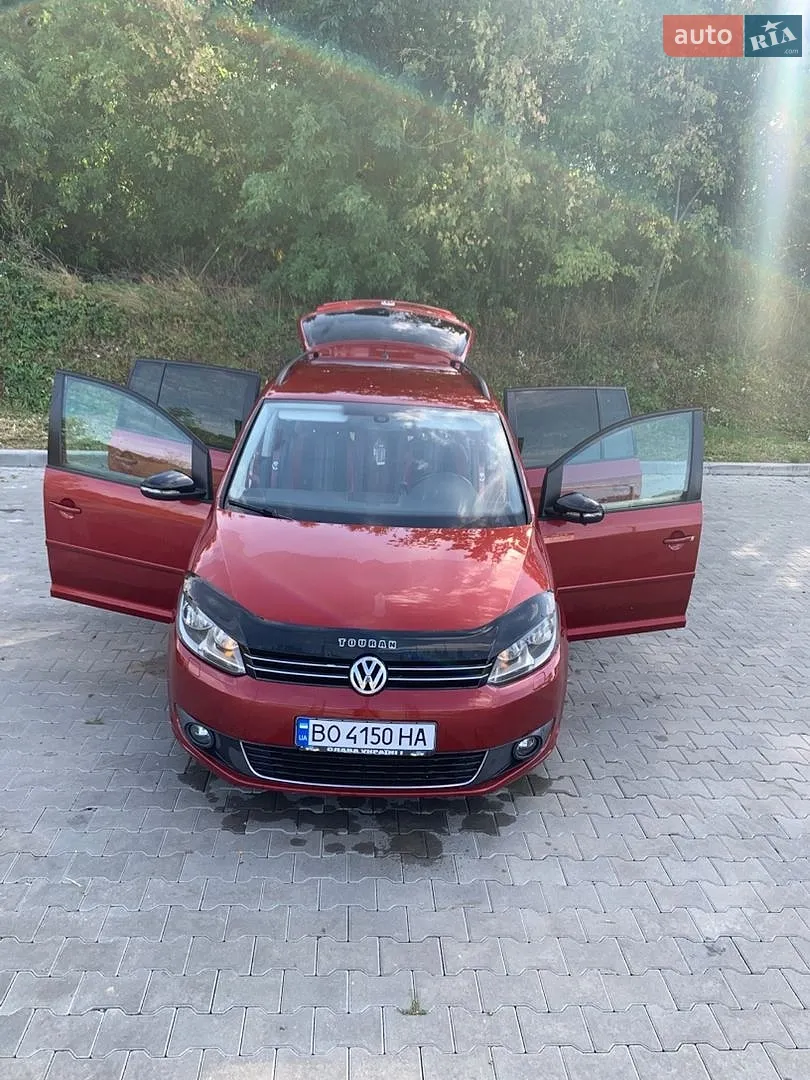 Volkswagen Touran 2012 — 1