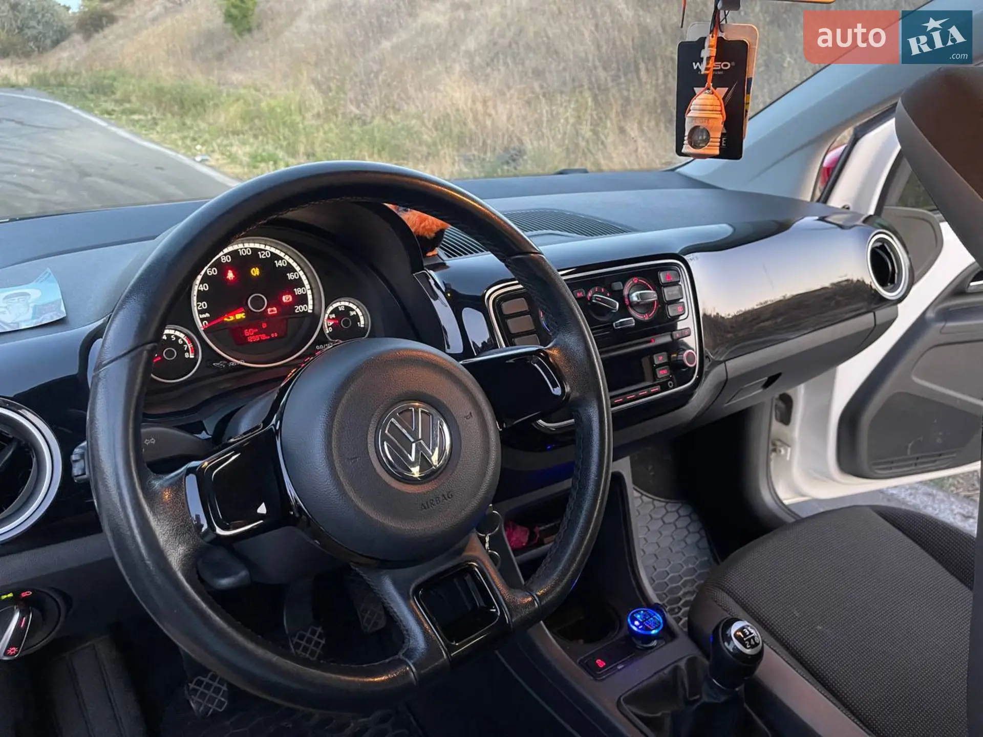 Volkswagen Up, 2013