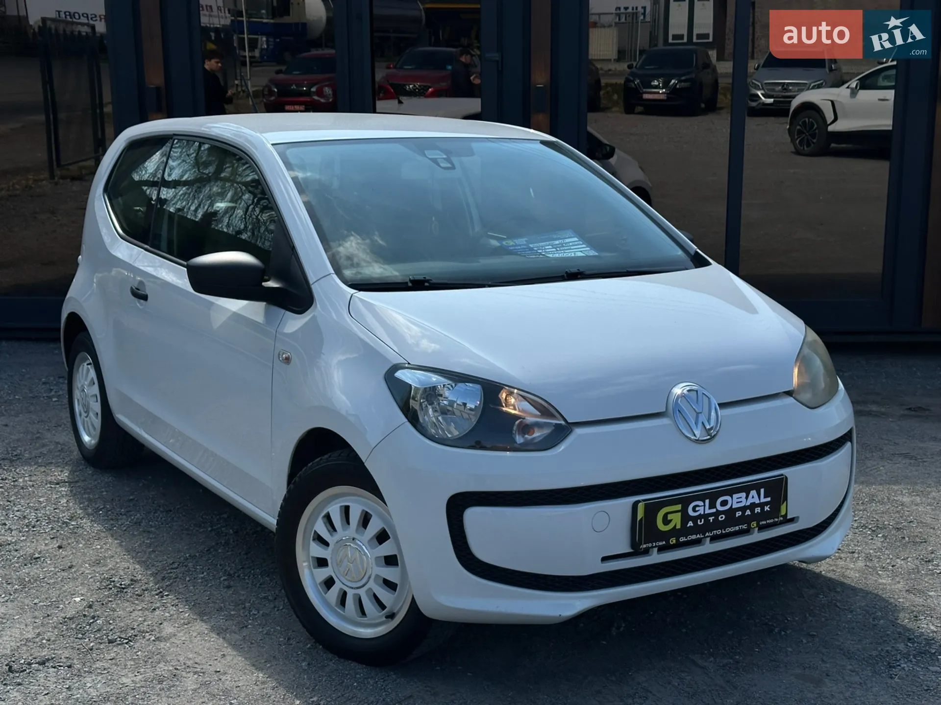 Volkswagen Up, 2014