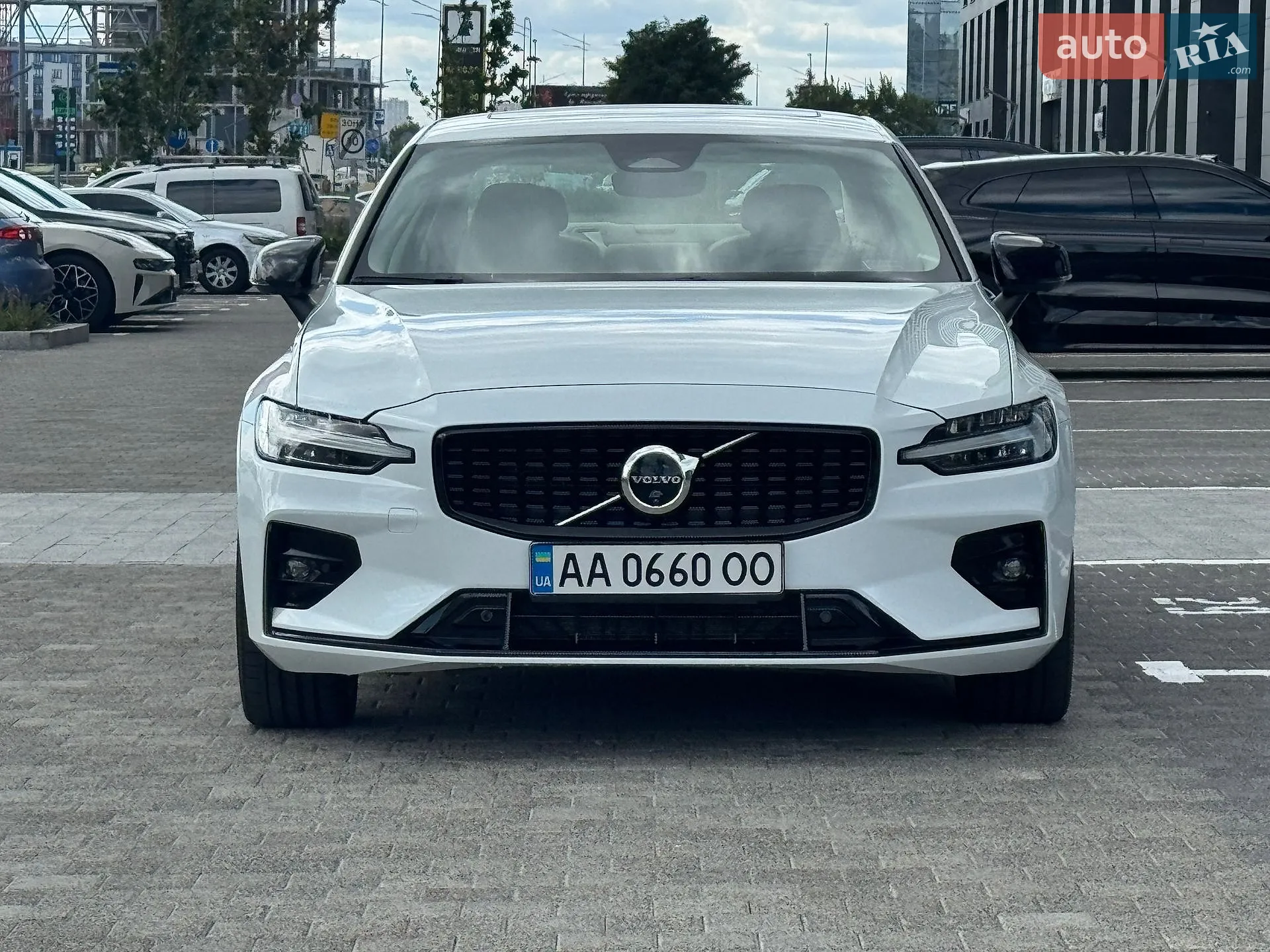 Volvo S60, 2023