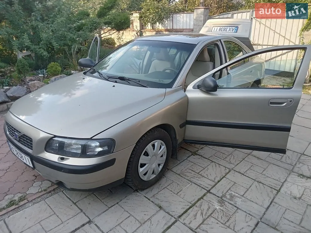 Volvo S60, 2001