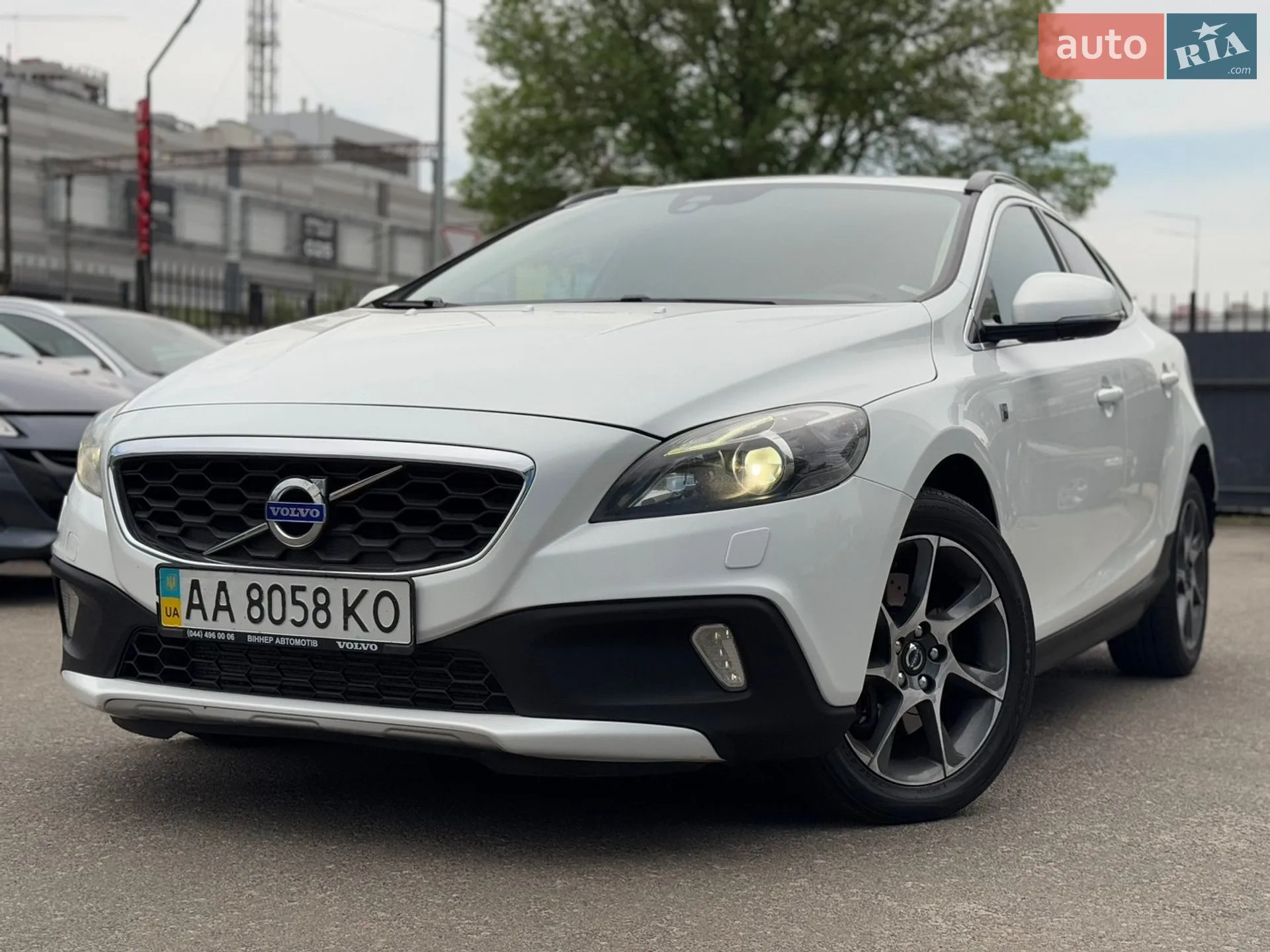 Volvo V40 Cross Country, 2016