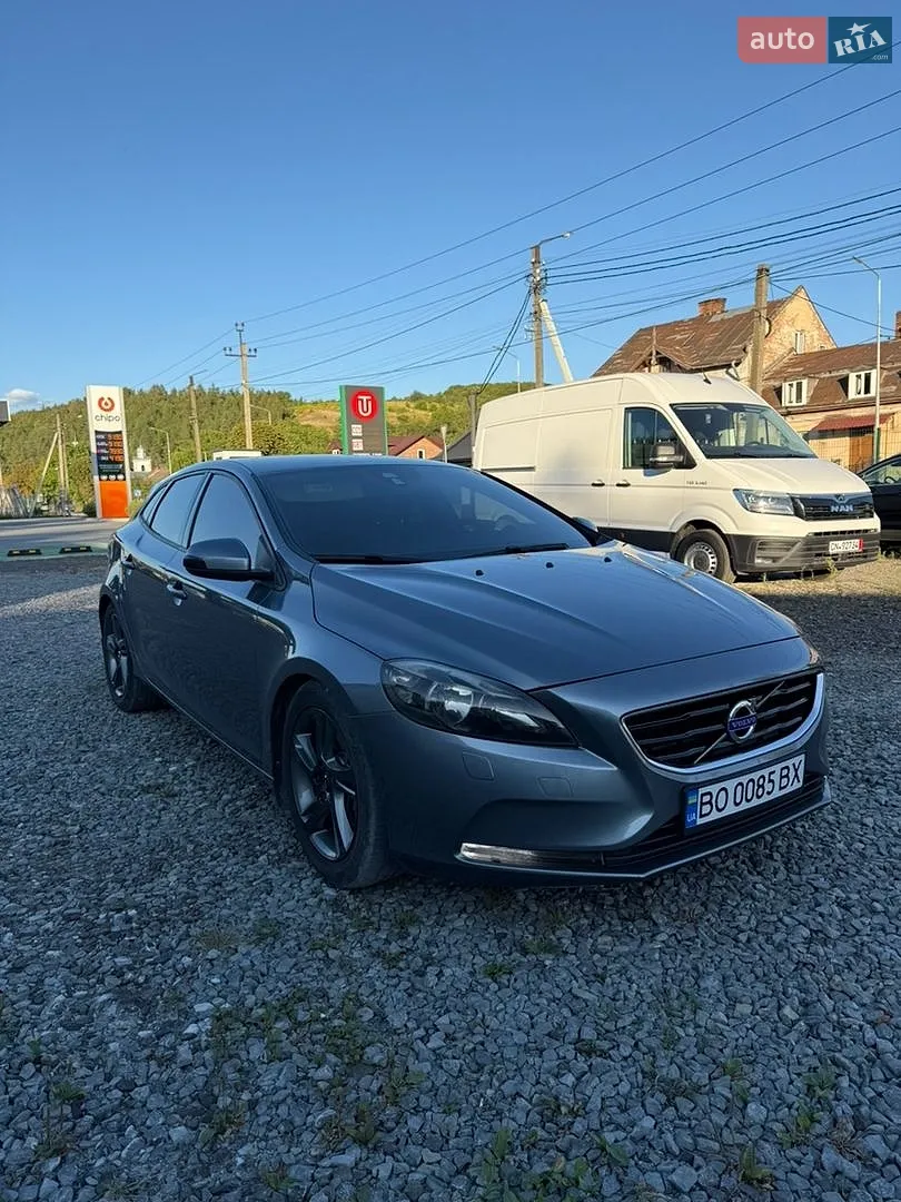 Volvo V40, 2014