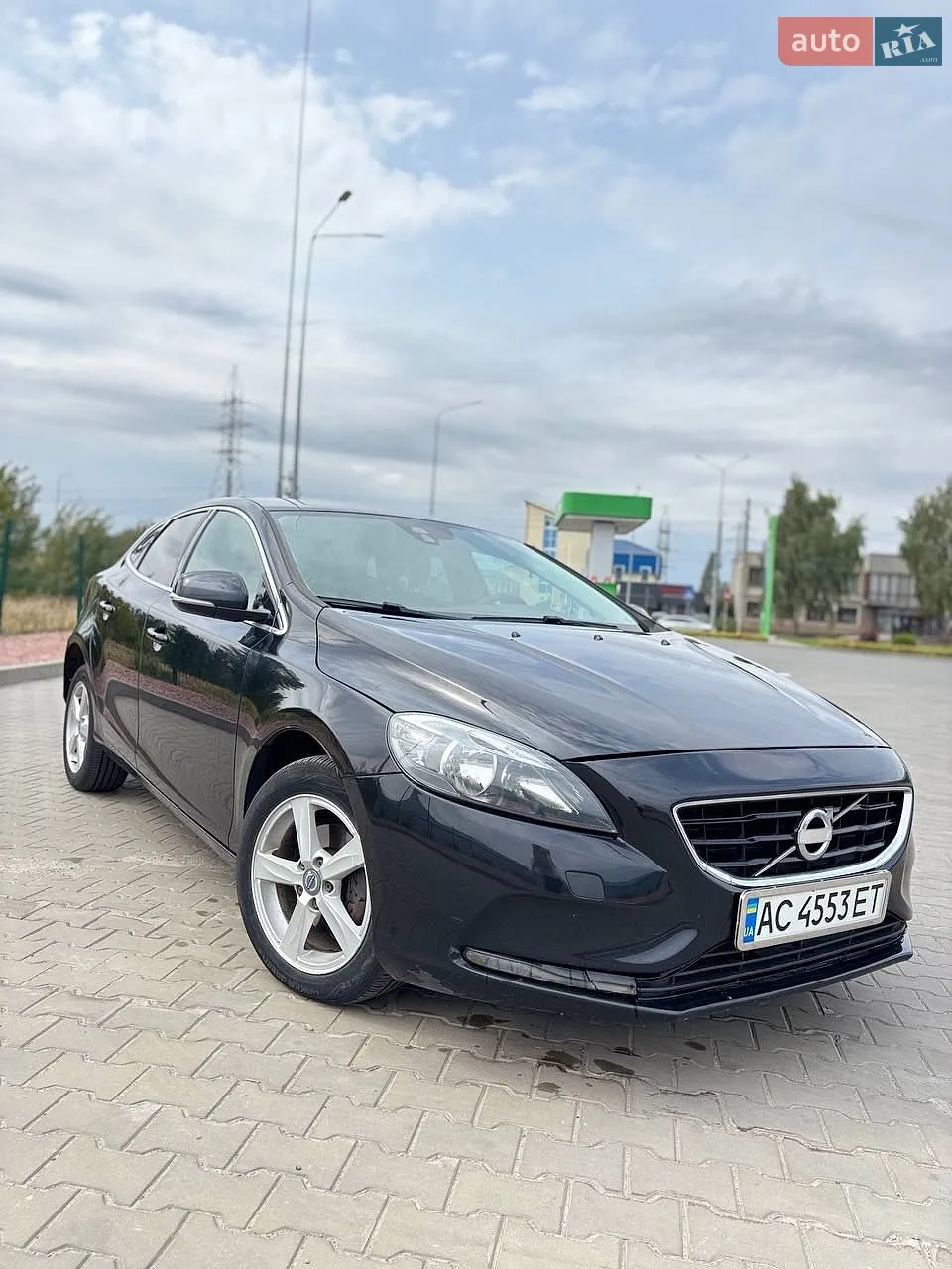 Volvo V40 2013 — 1