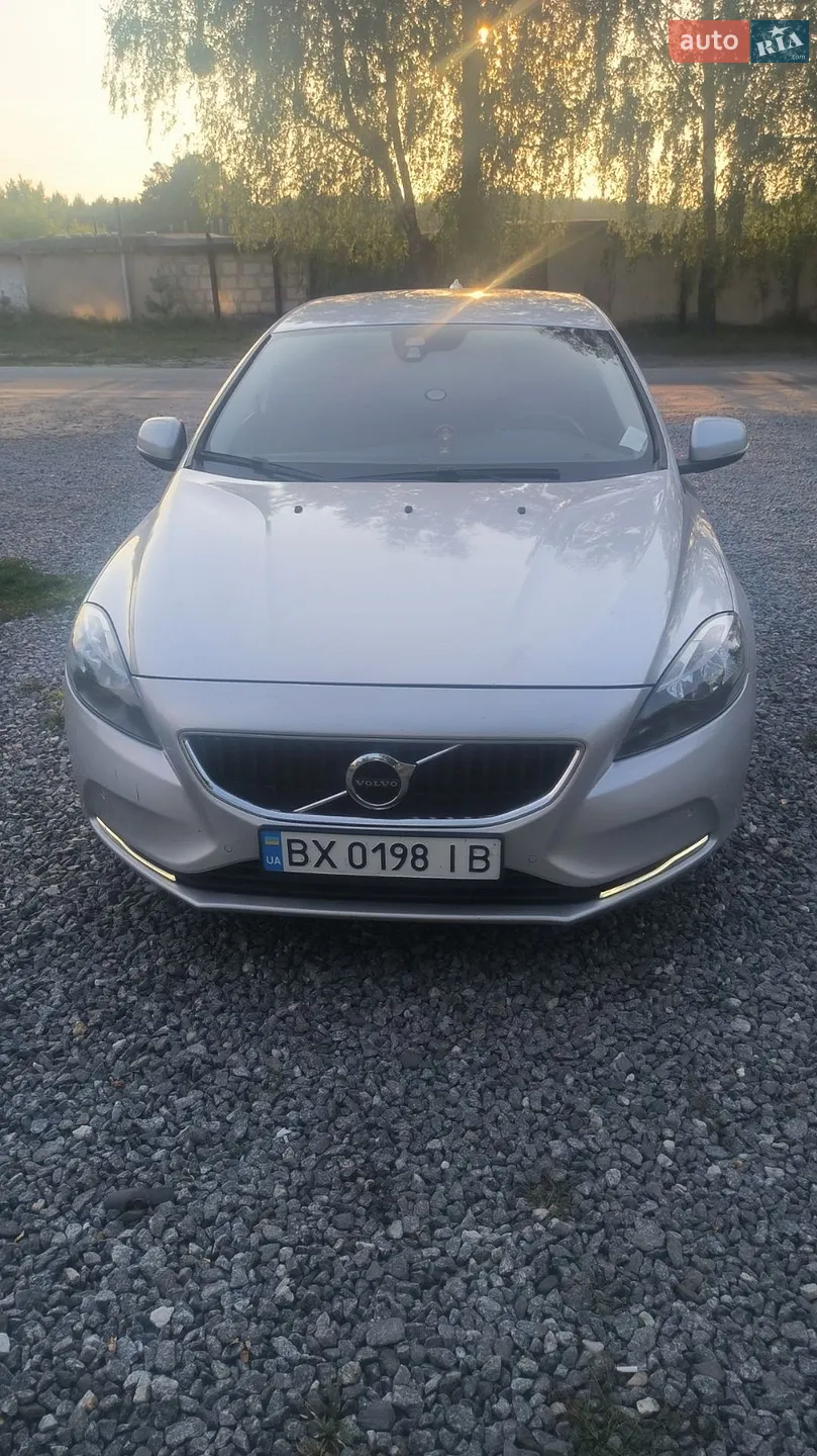 Volvo V40, 2016