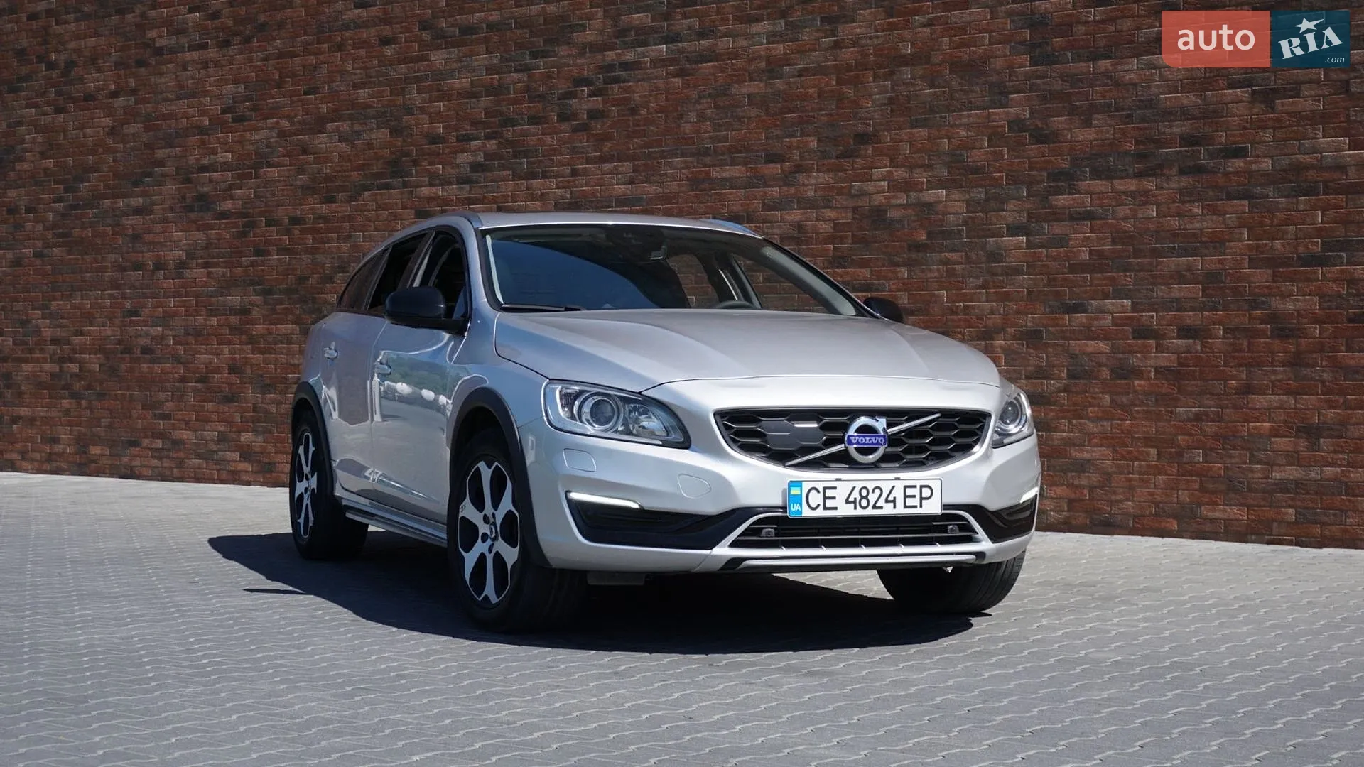 Volvo V60 Cross Country, 2015
