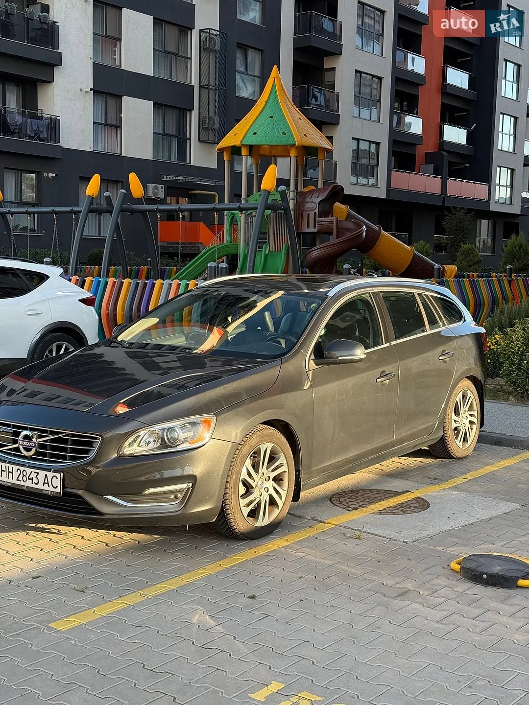 Volvo V60, 2015