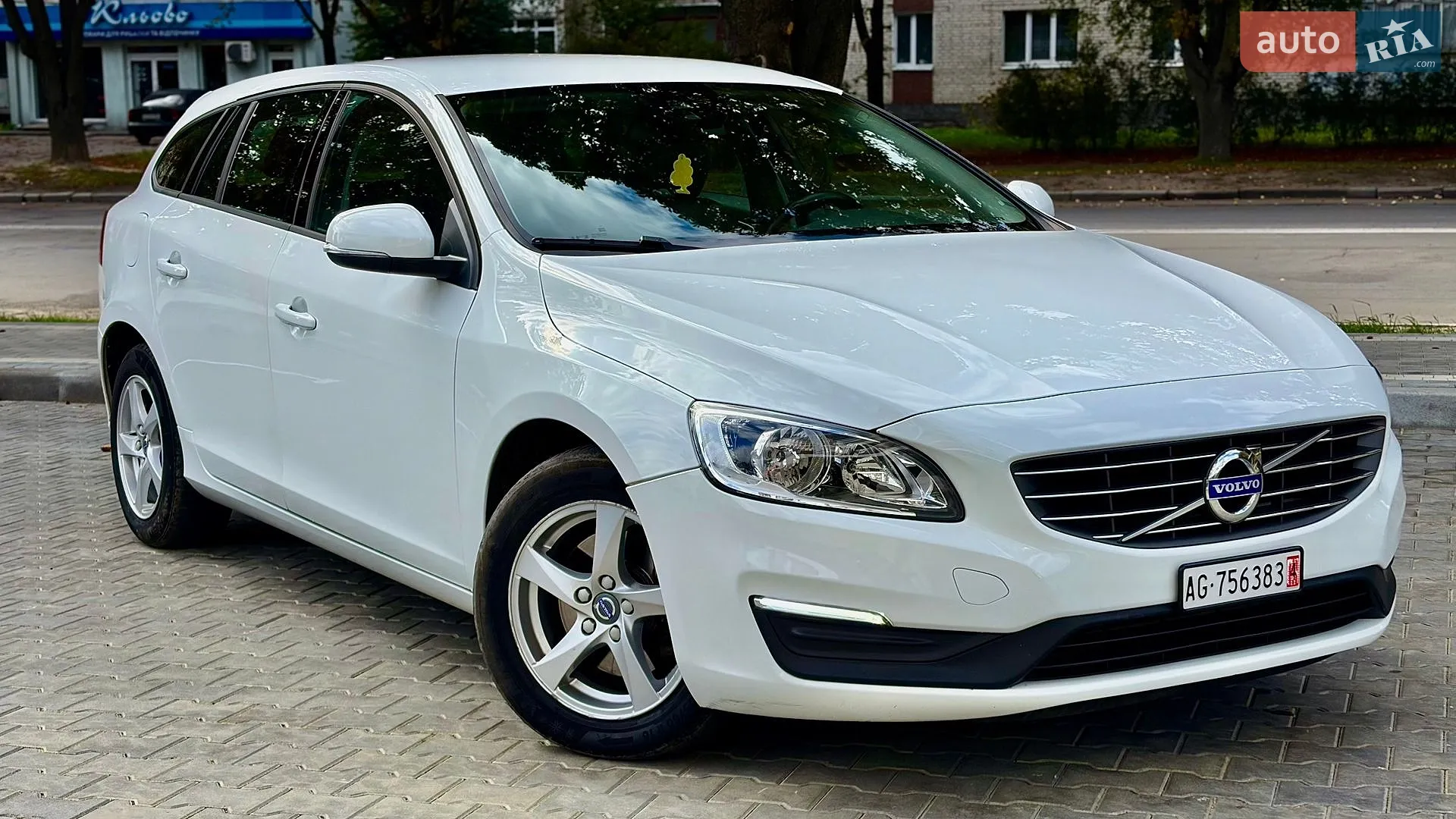 Volvo V60, 2015