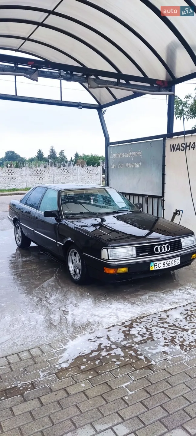 Audi 200, 1988
