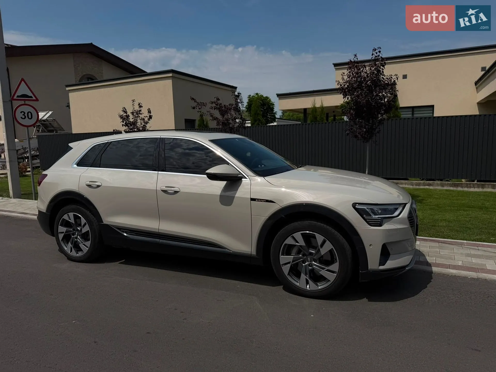 Audi e-tron, 2019
