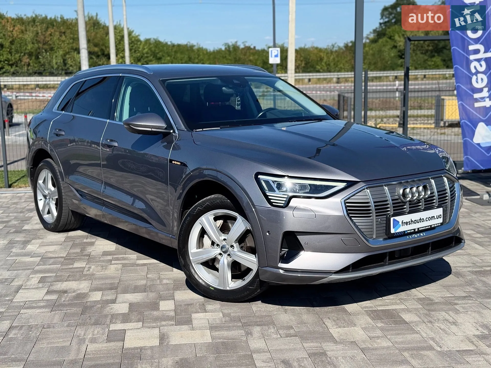 Audi e-tron 2019 — 1