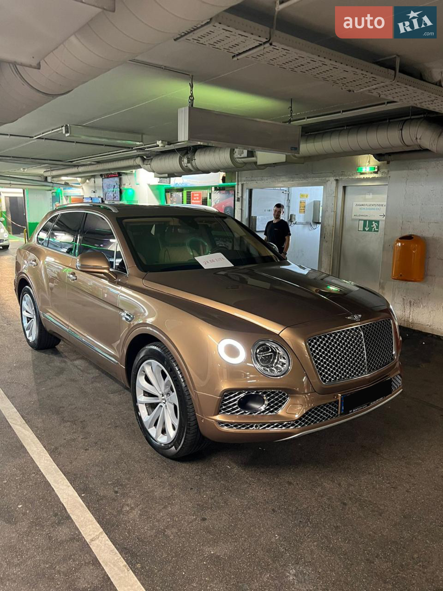 Bentley Bentayga, 2016