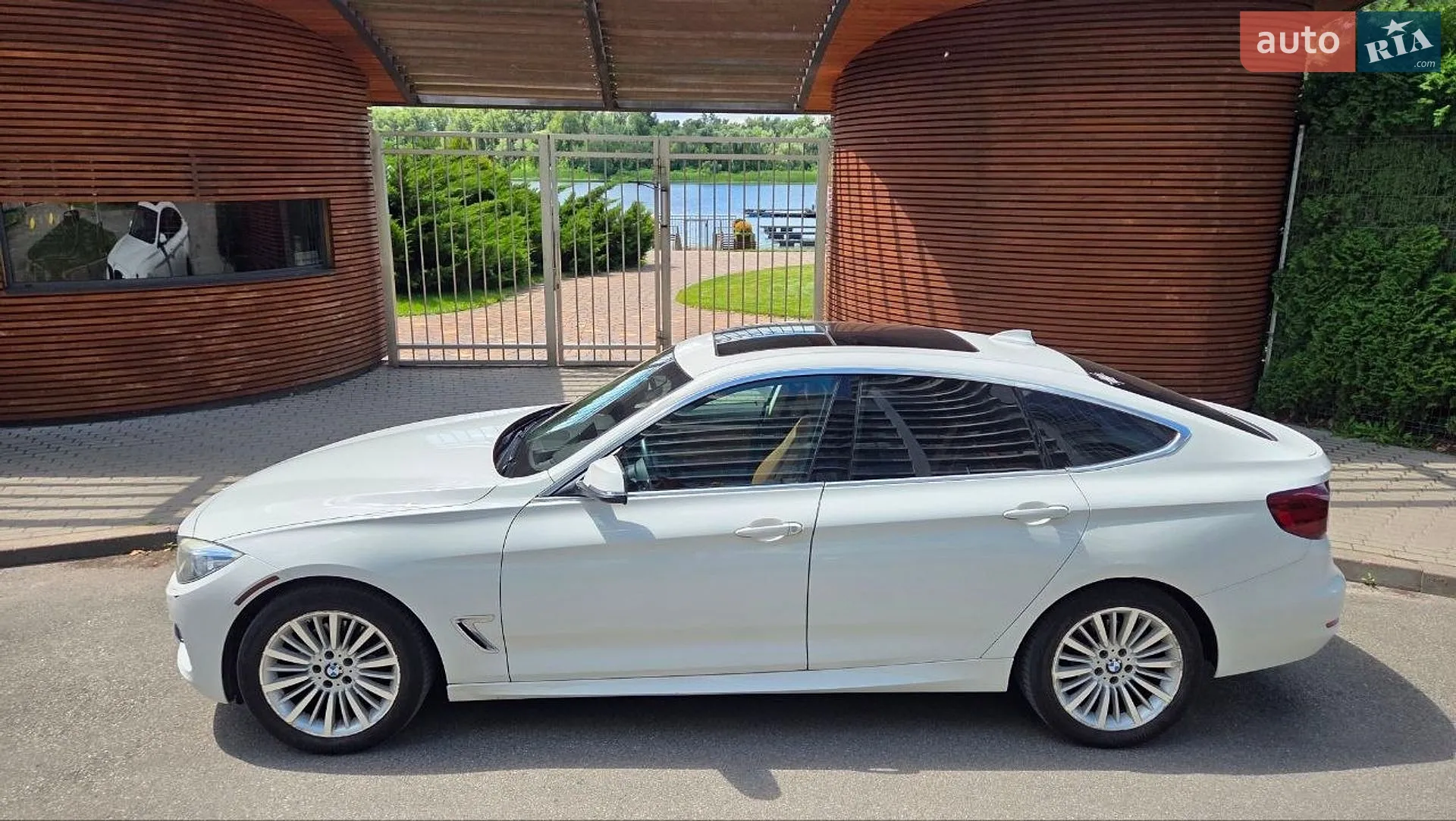 BMW 3 Series GT, 2015