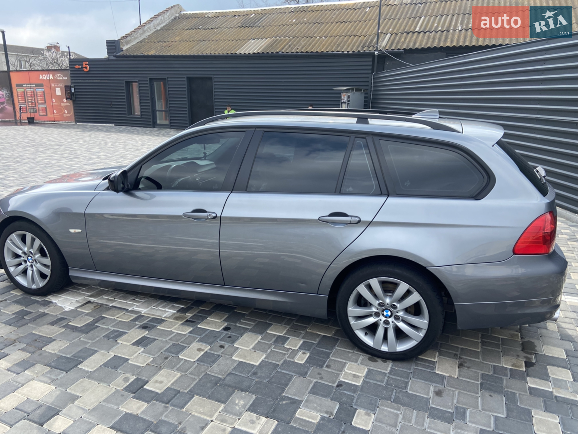 BMW 3 Series, 2011