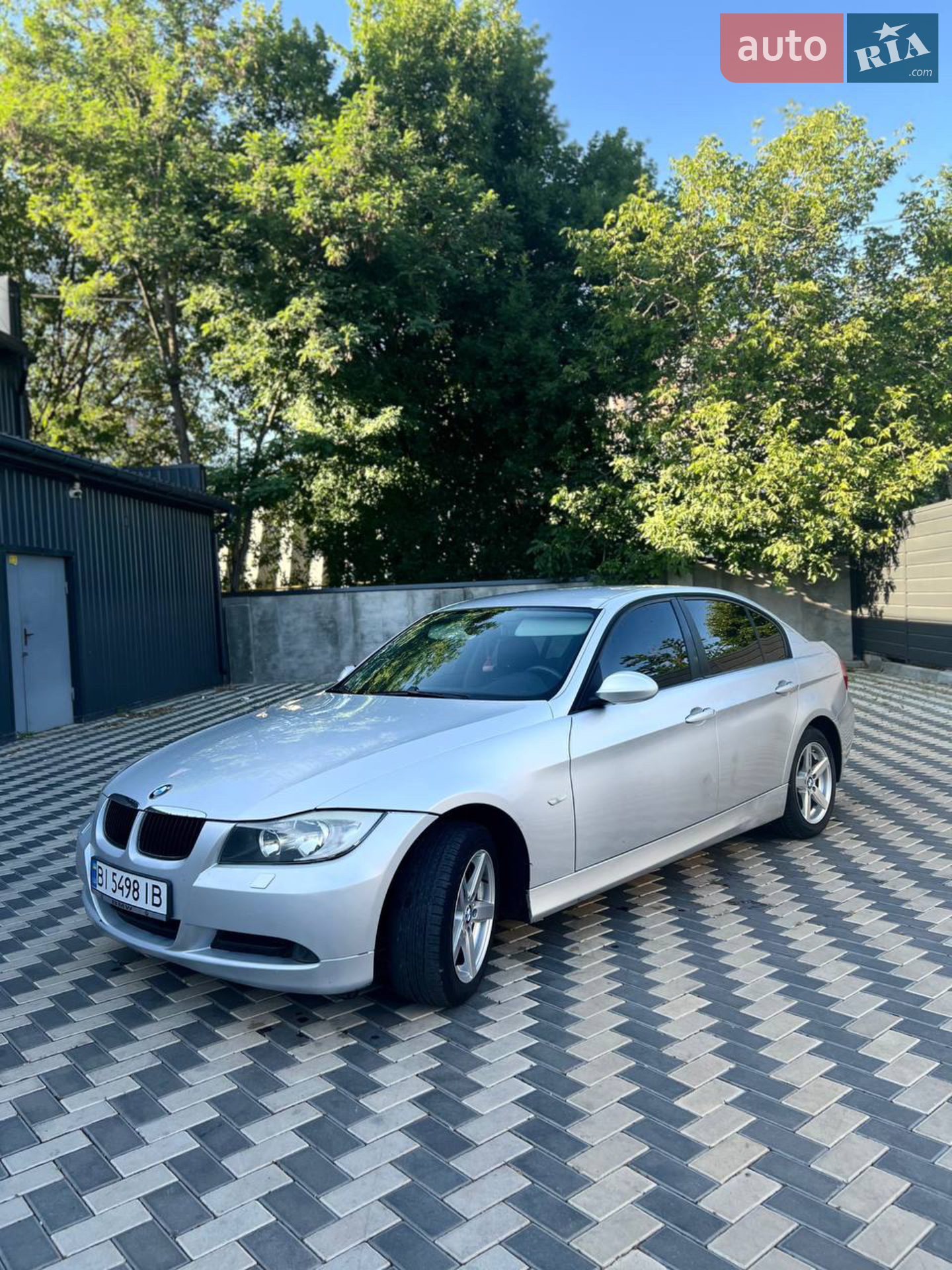 BMW 3 Series, 2005