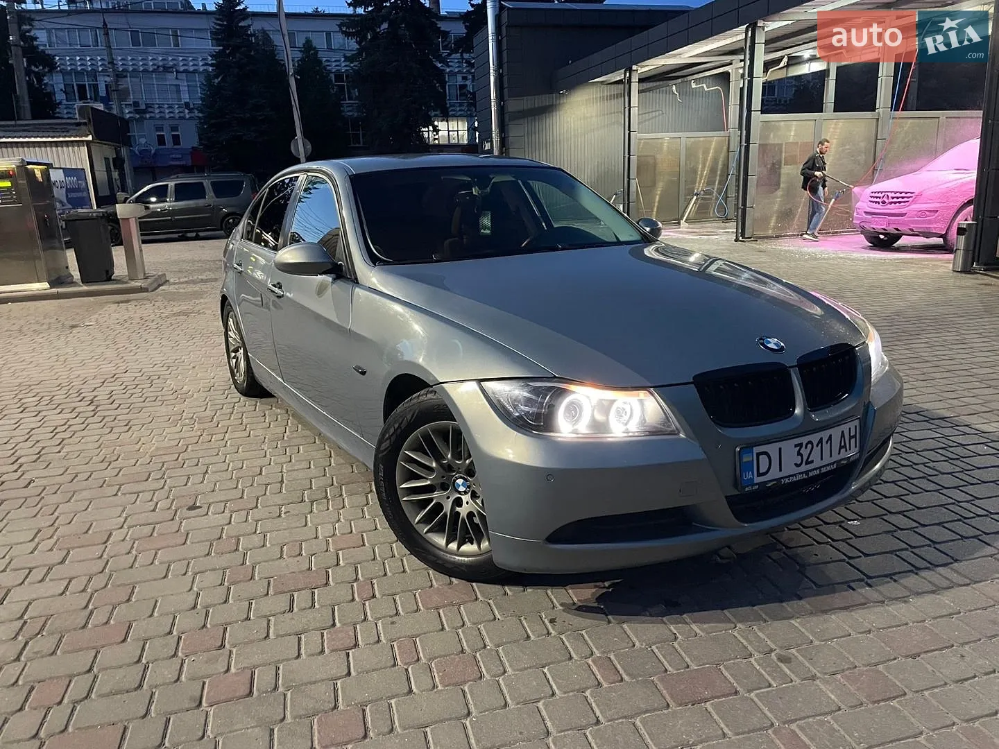BMW 3 Series, 2005