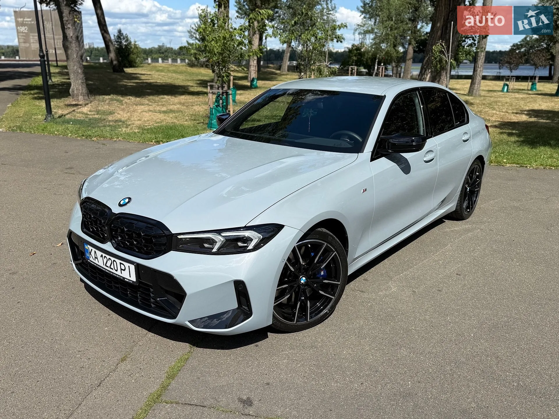 BMW 3 Series 2025 — 1