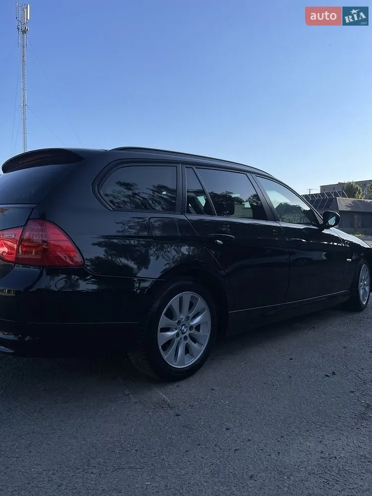 BMW 3 Series, 2011