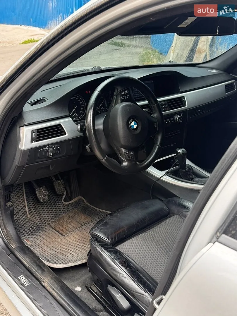 BMW 3 Series, 2009