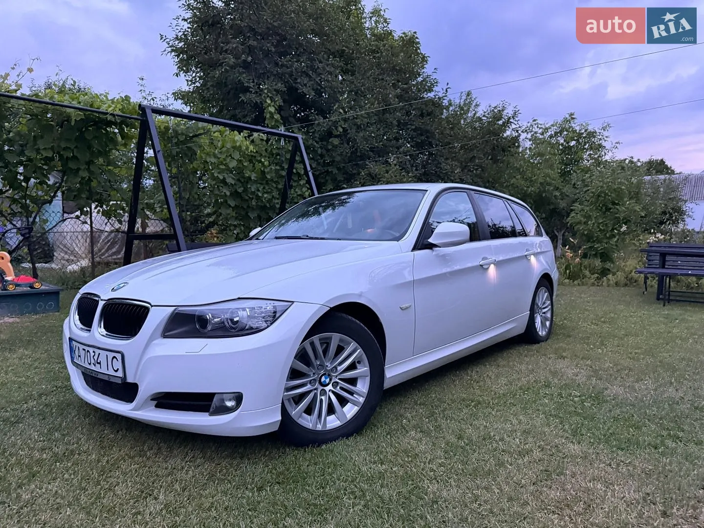 BMW 3 Series, 2009