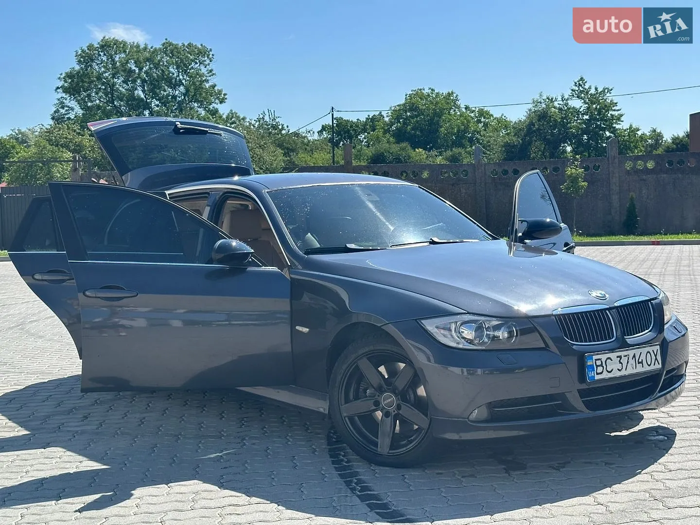 BMW 3 Series, 2005