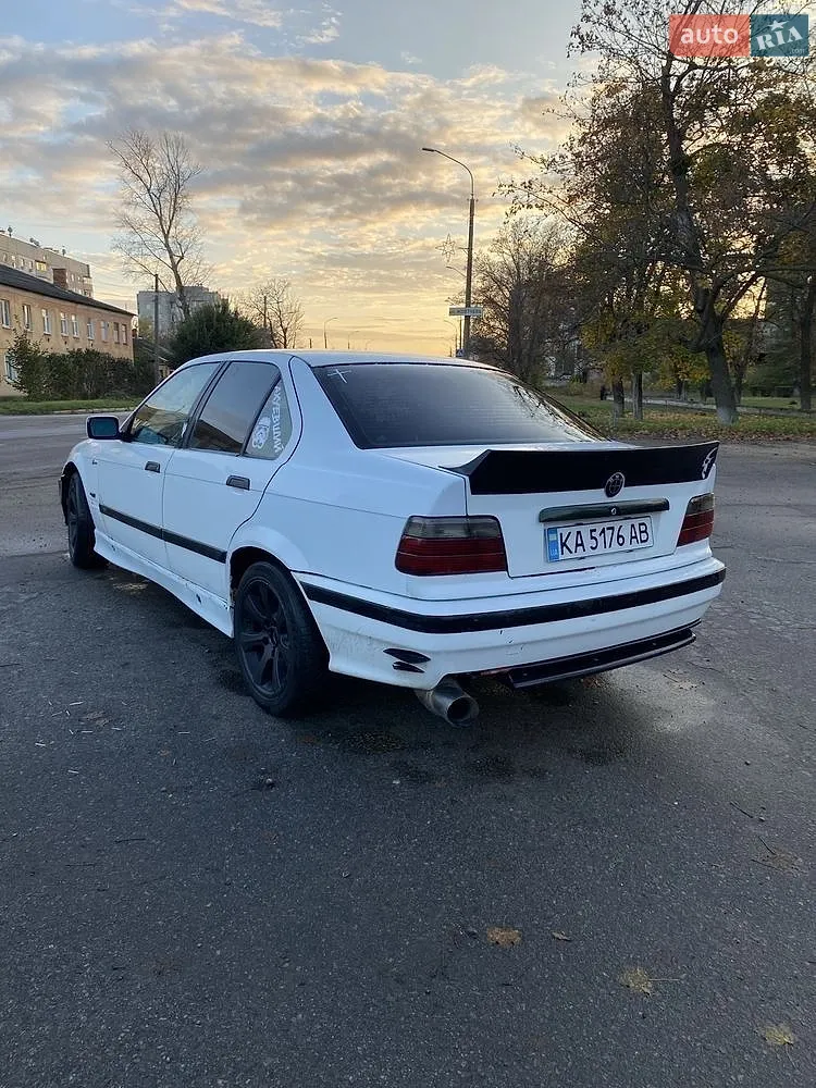 BMW 3 Series, 1992