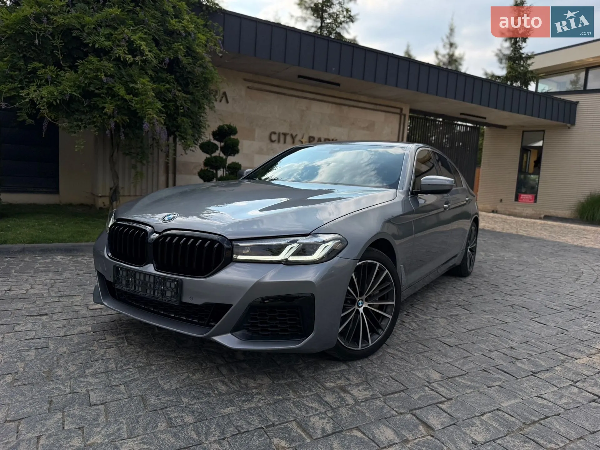 BMW 5 Series, 2022