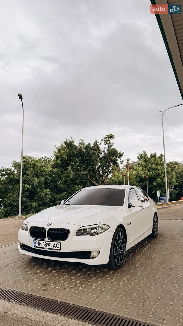 BMW 5 Series, 2011