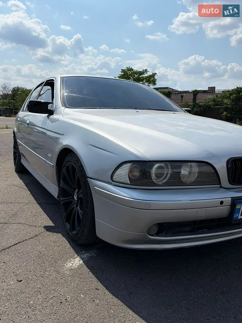 BMW 5 Series, 2001