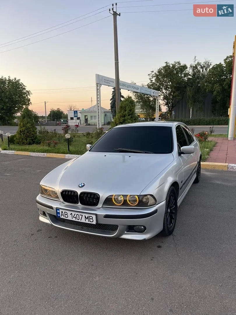 BMW 5 Series, 2001