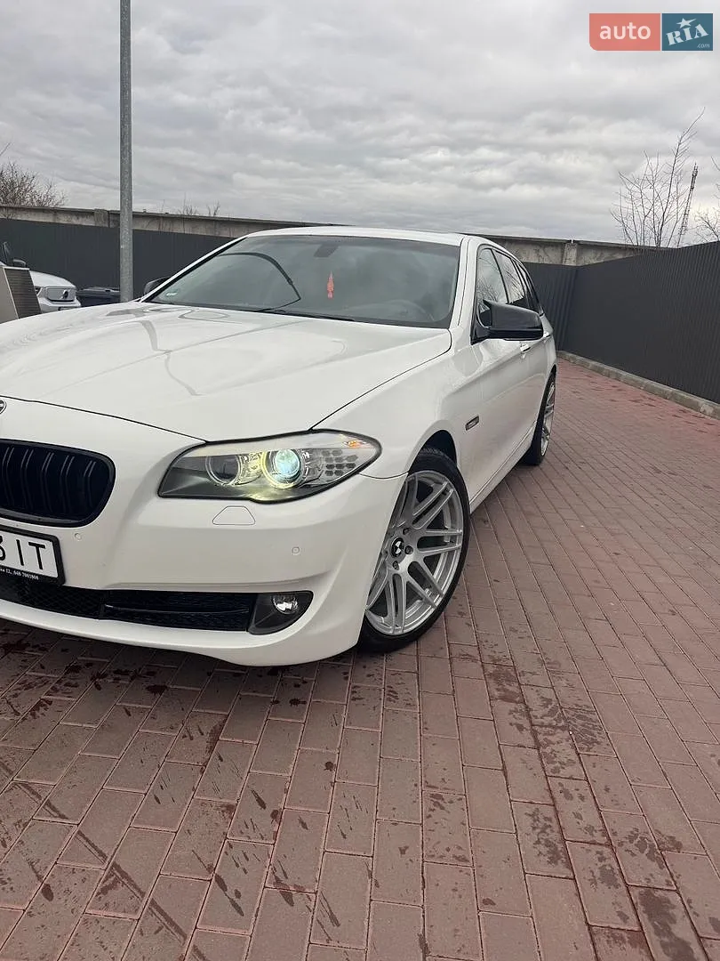 BMW 5 Series, 2011