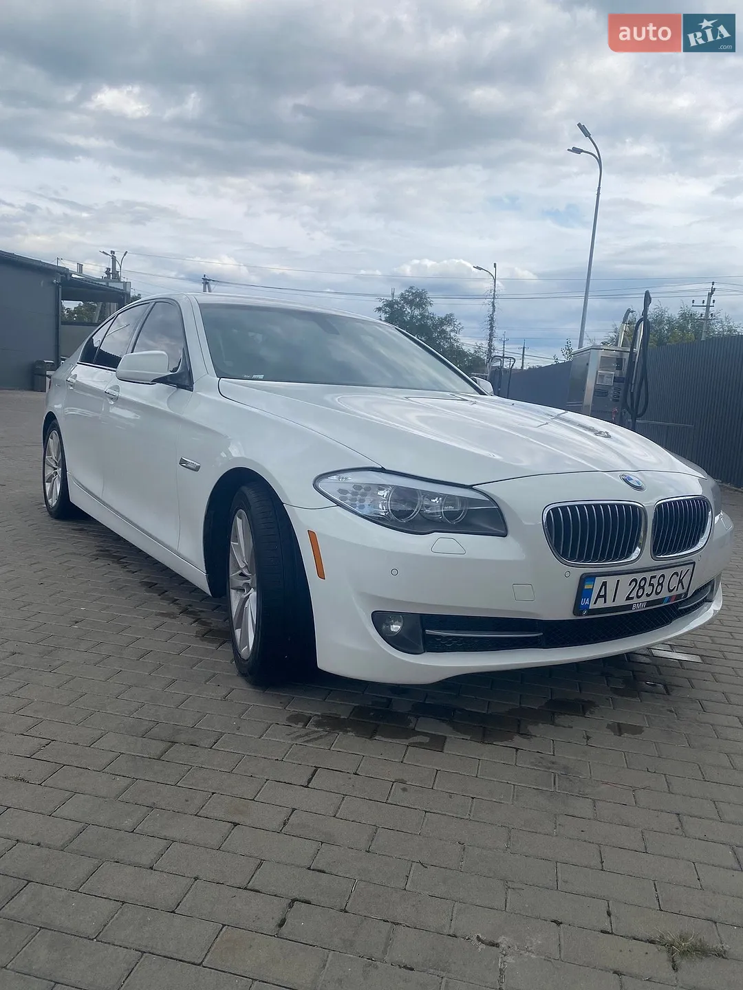 BMW 5 Series, 2011