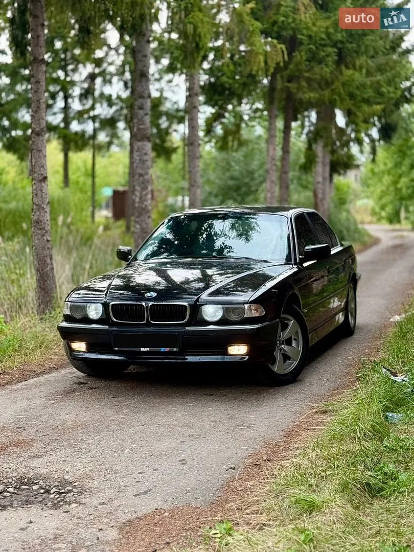 BMW 7 Series, 2001