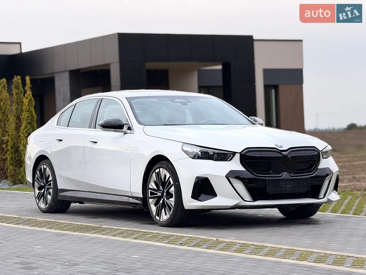 BMW i5, 2024