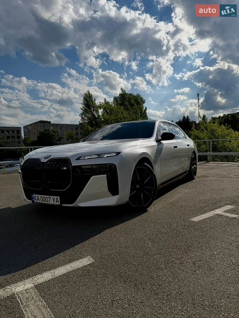 BMW i7, 2022