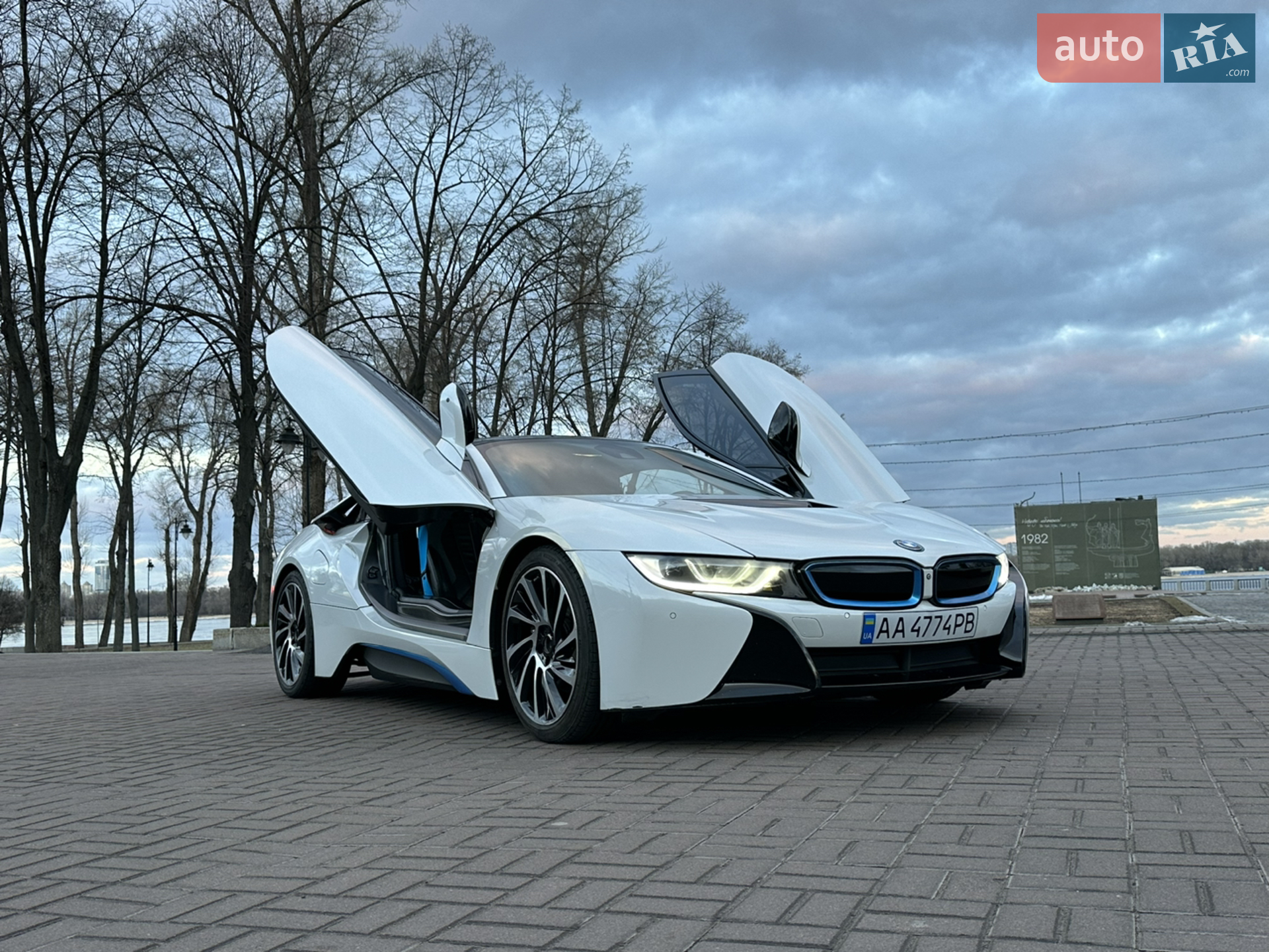 BMW i8, 2016